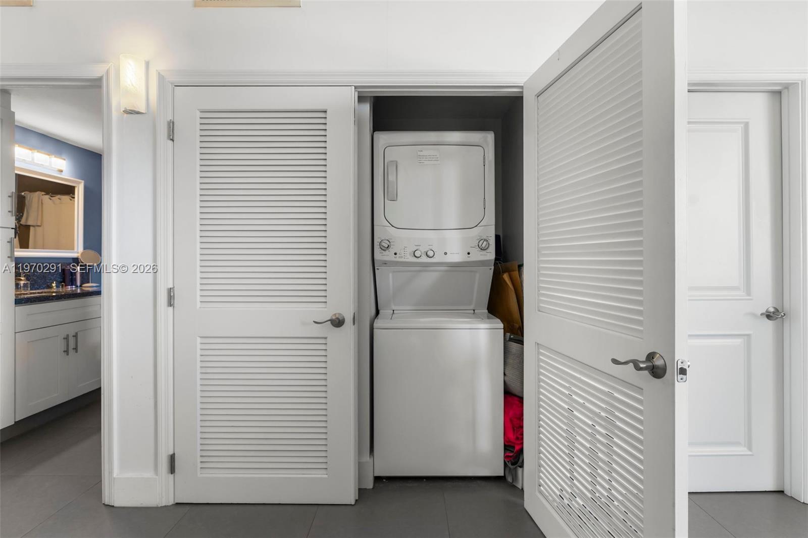 CORAL SEA VIEW CONDO - Residential