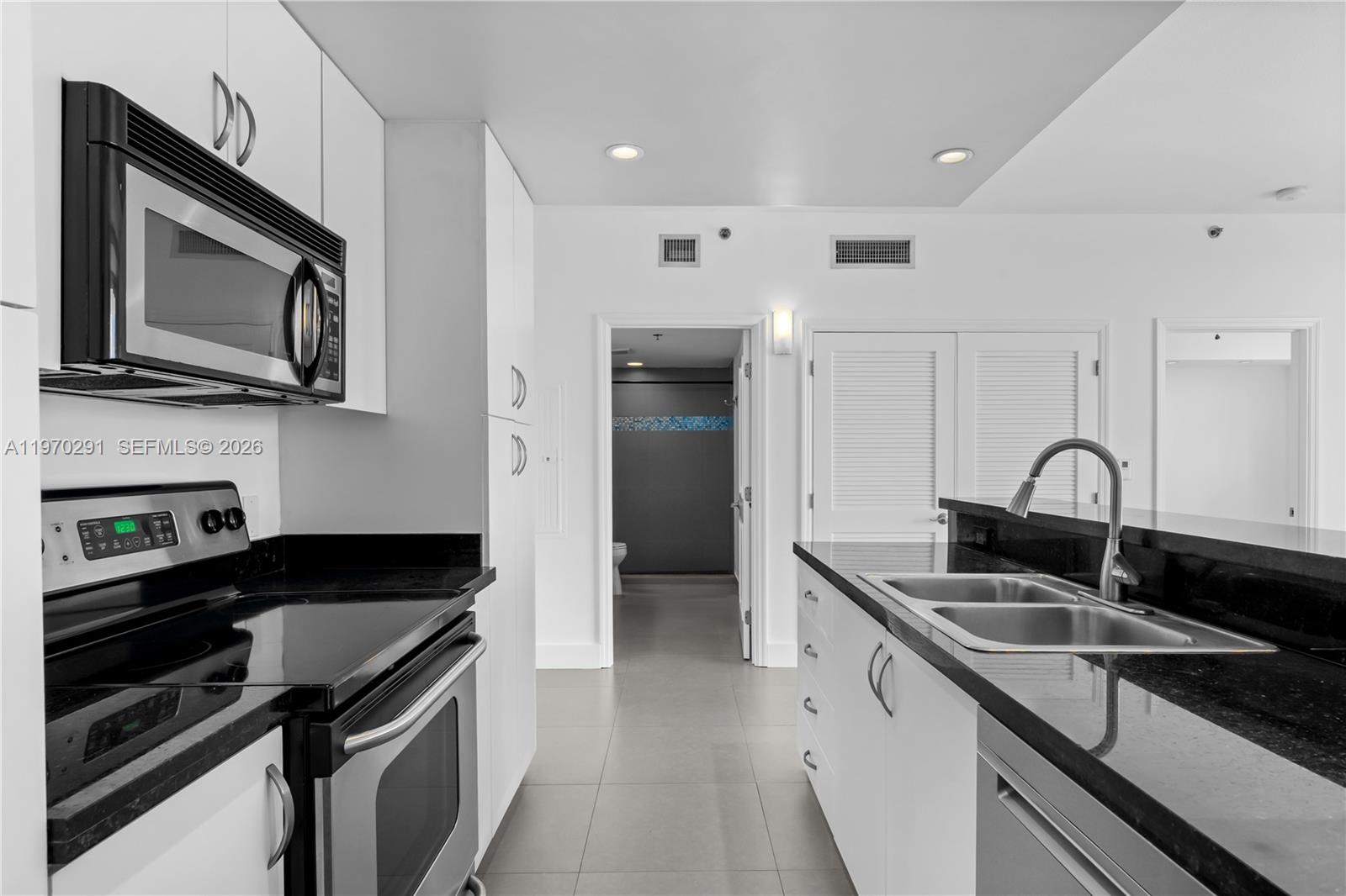 CORAL SEA VIEW CONDO - Residential