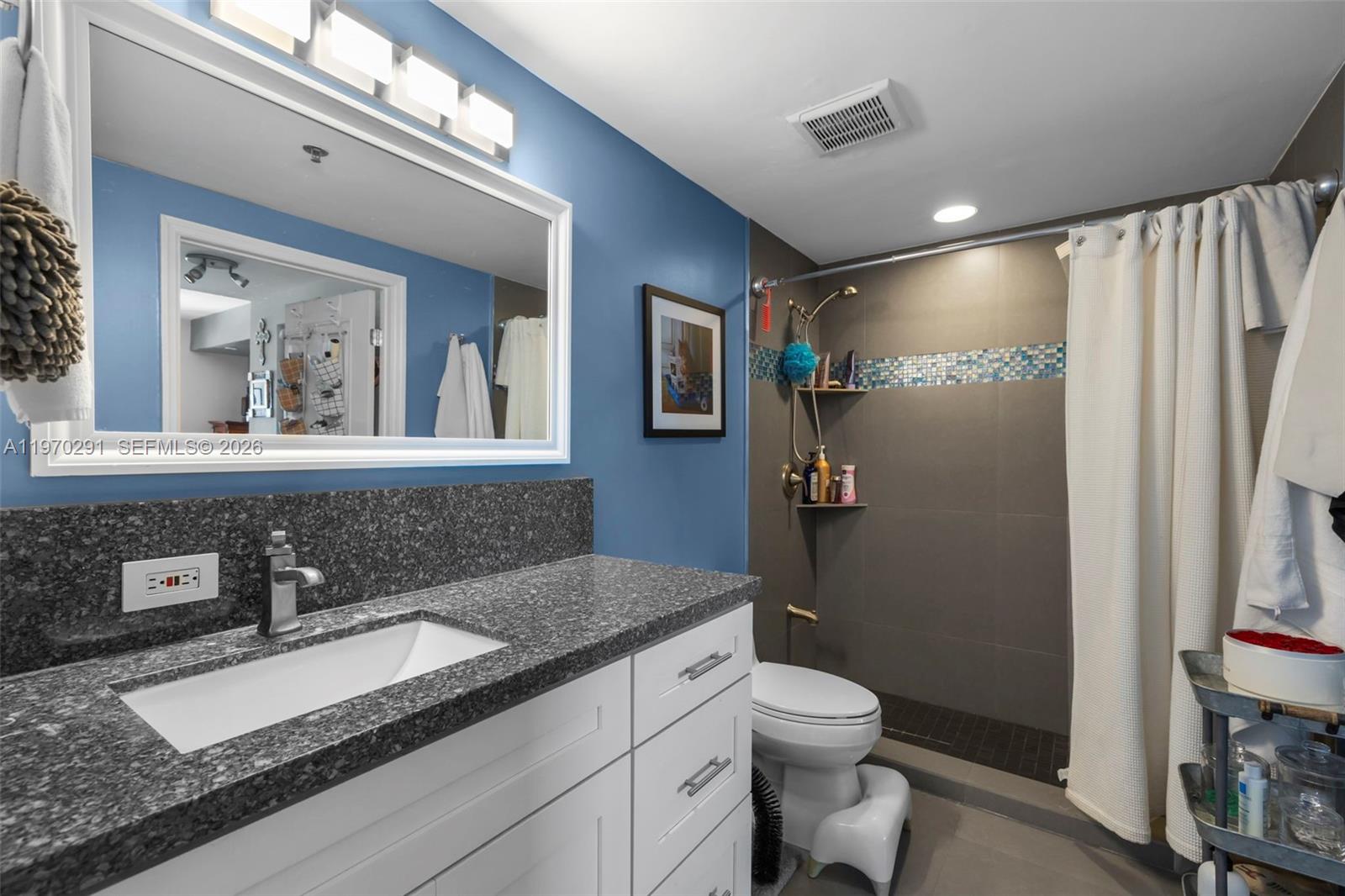 CORAL SEA VIEW CONDO - Residential