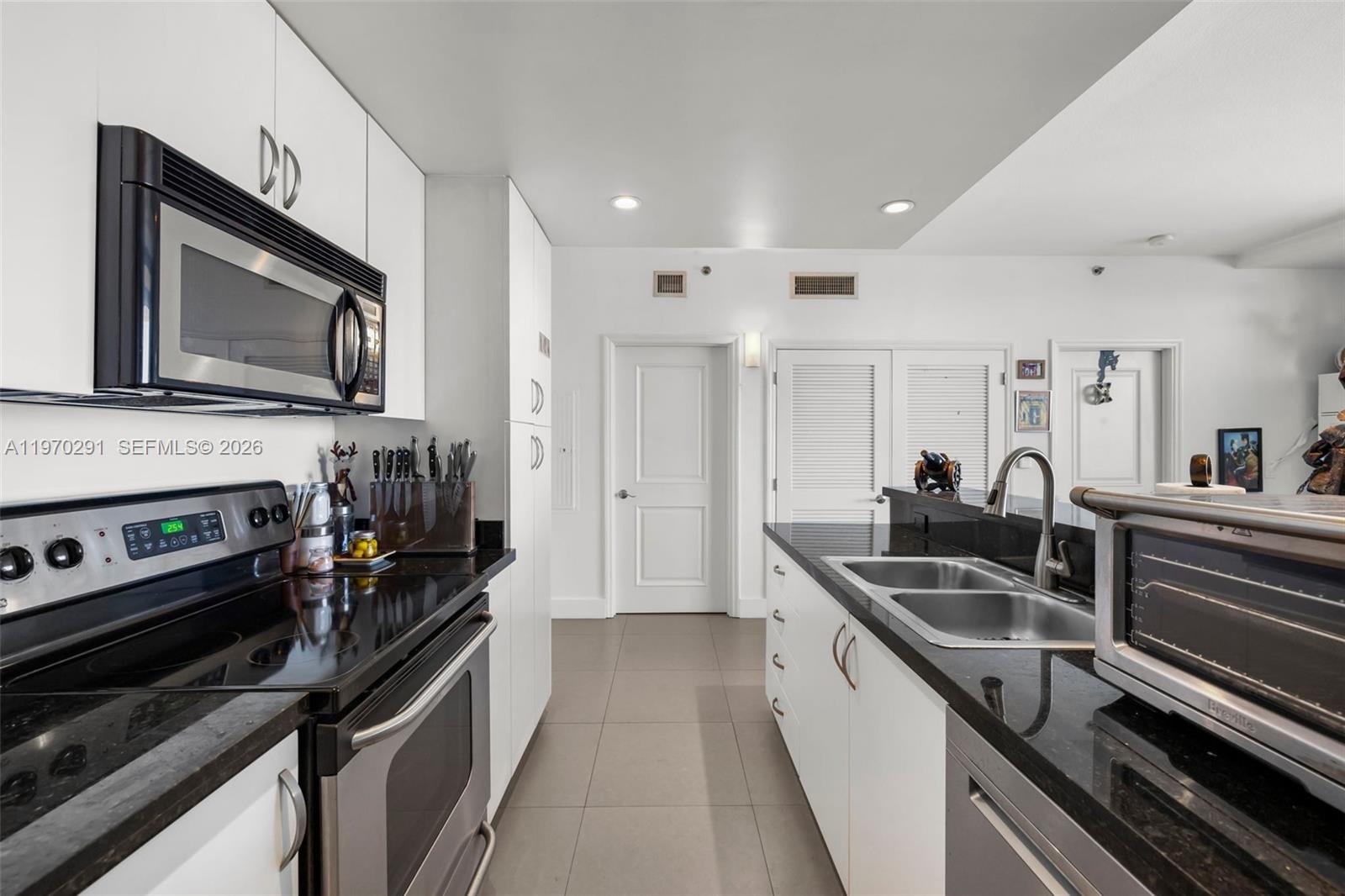 CORAL SEA VIEW CONDO - Residential