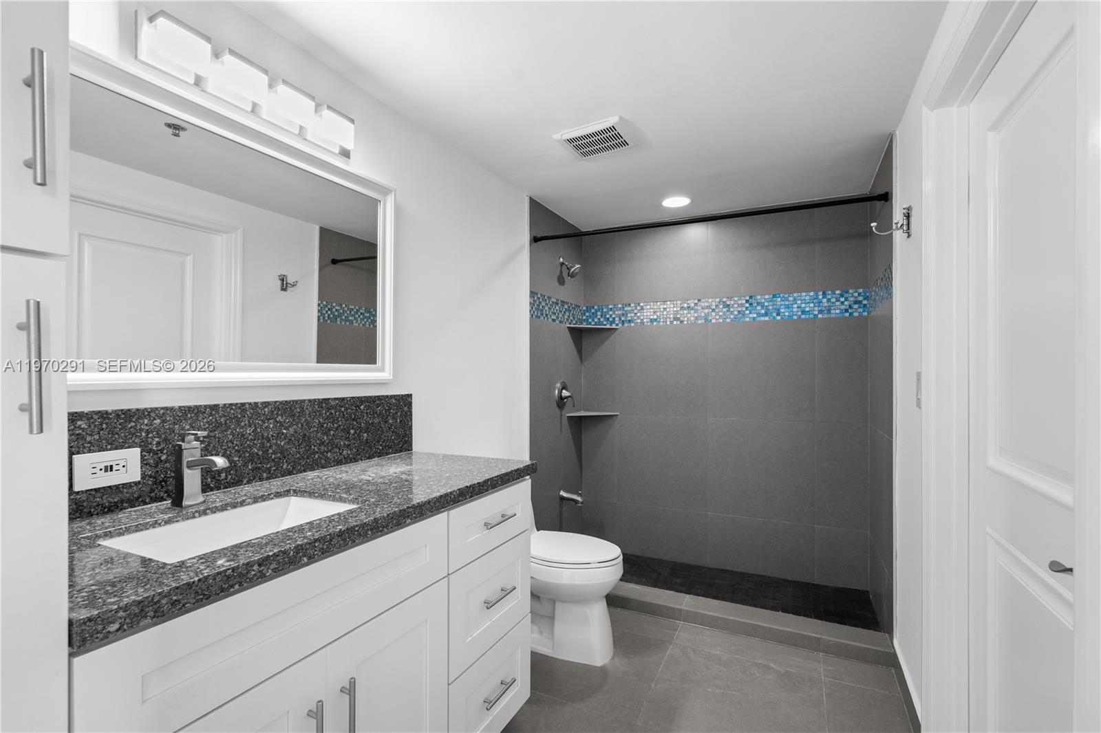 CORAL SEA VIEW CONDO - Residential