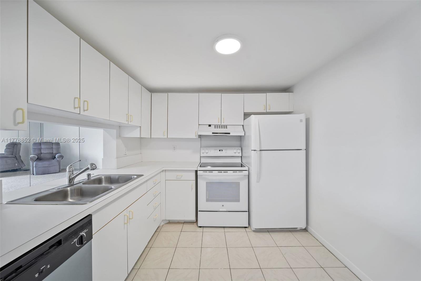 CLINTON CONDO - Residential