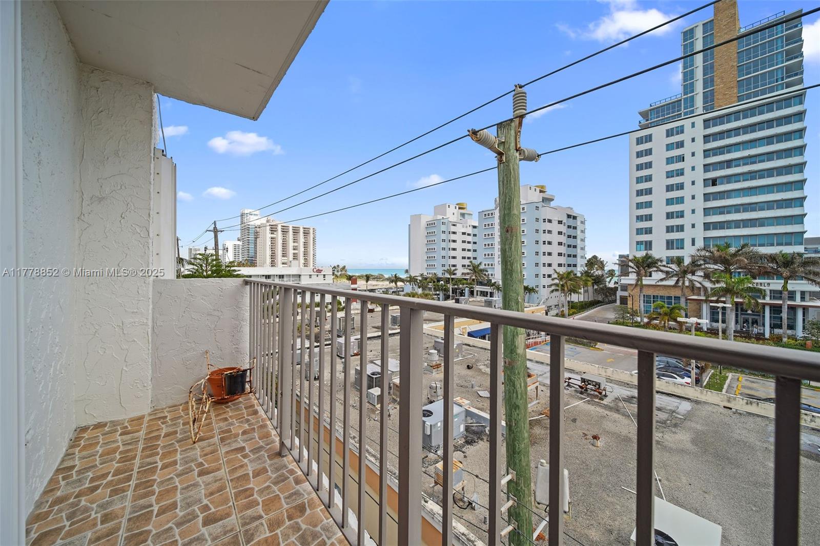 CLINTON CONDO - Residential
