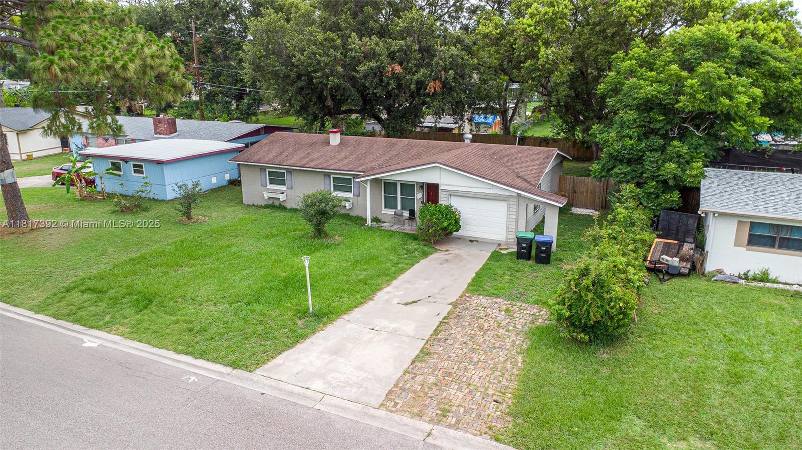 4915 PINE NEEDLE DR