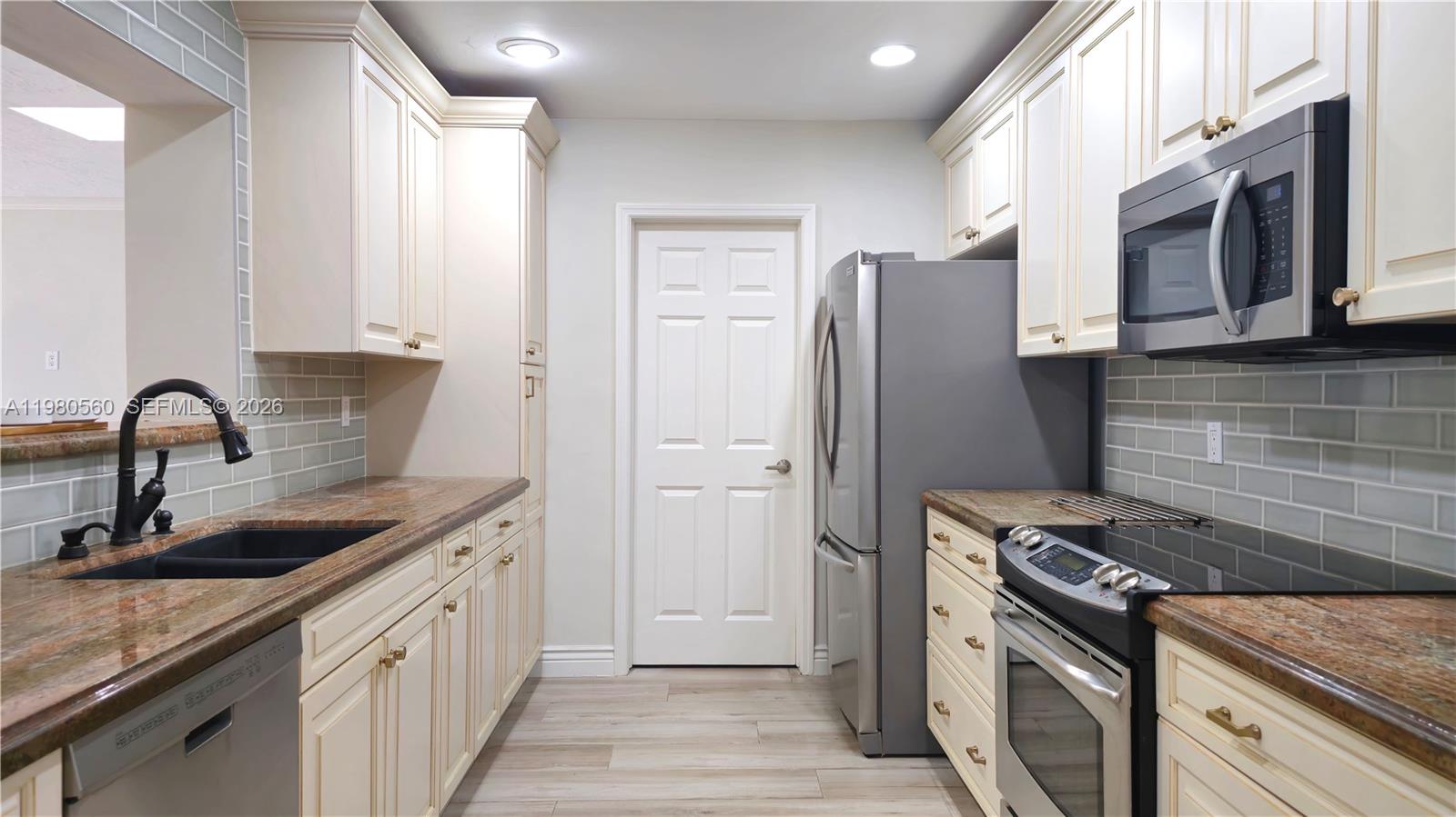 BOCA RATON SQUARE UNIT 2 - Residential Lease