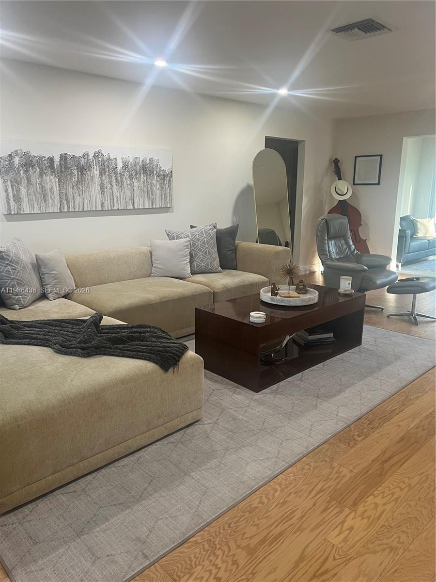 LAUDERDALE WEST 2 SEC - Residential