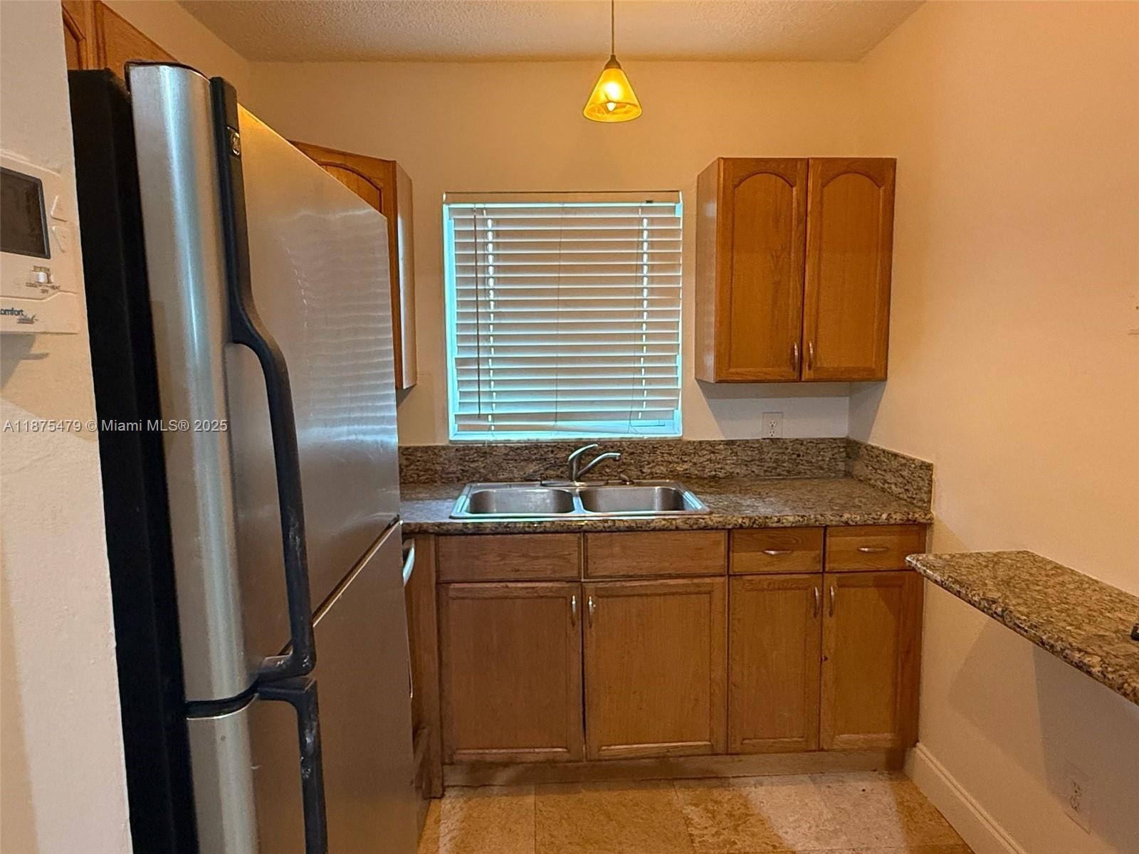 HOLLYWOOD BREEZES CONDOMI - Residential Lease