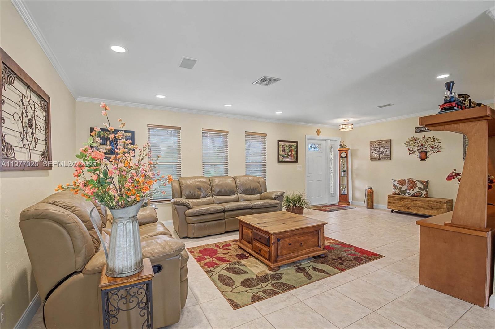 CRYSTAL HEIGHTS - Residential