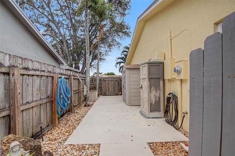 Tiny photo for 2694 SW 14th Dr, Deerfield Beach, FL 33442 (MLS # A11977025)