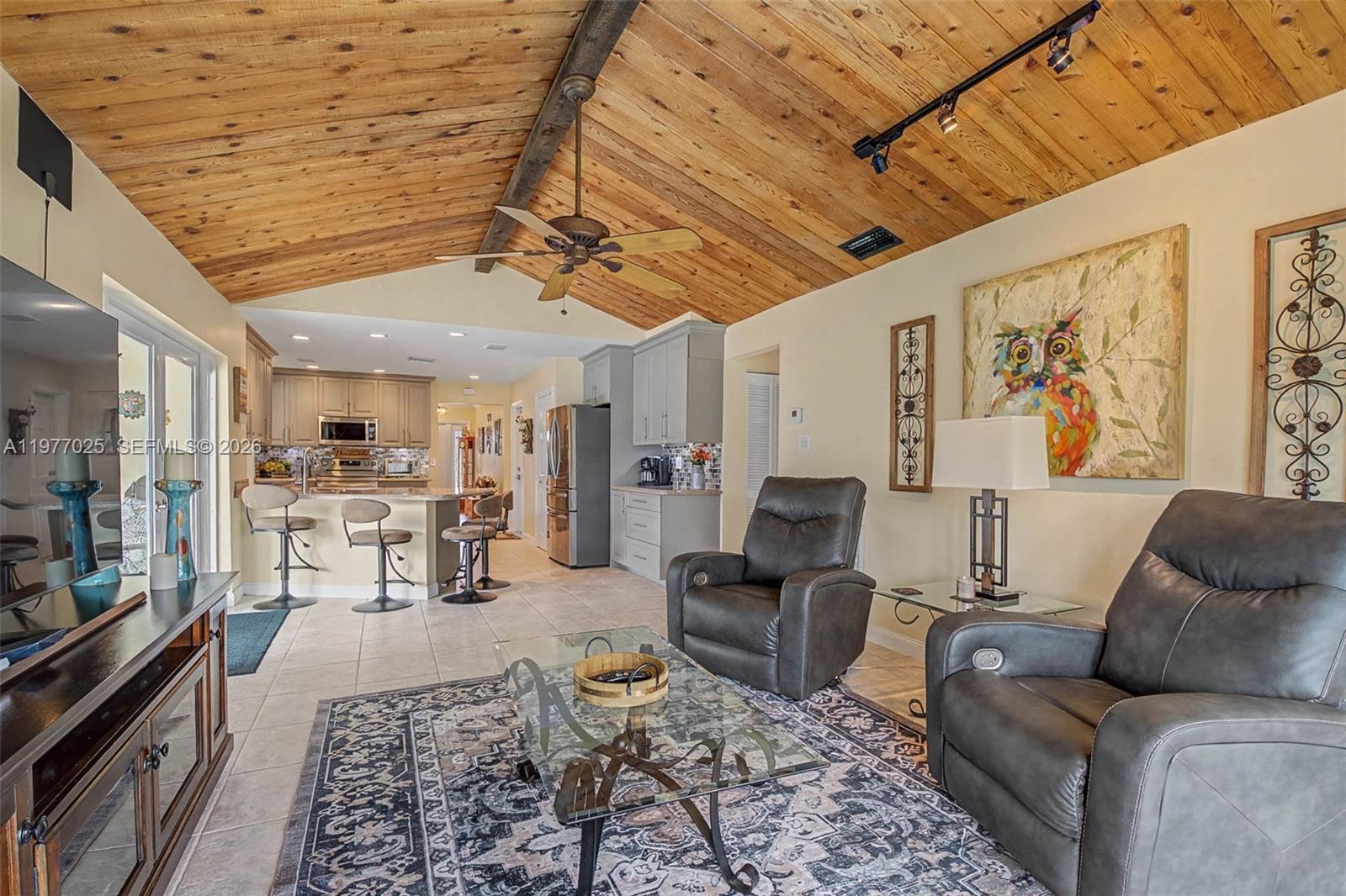 CRYSTAL HEIGHTS - Residential