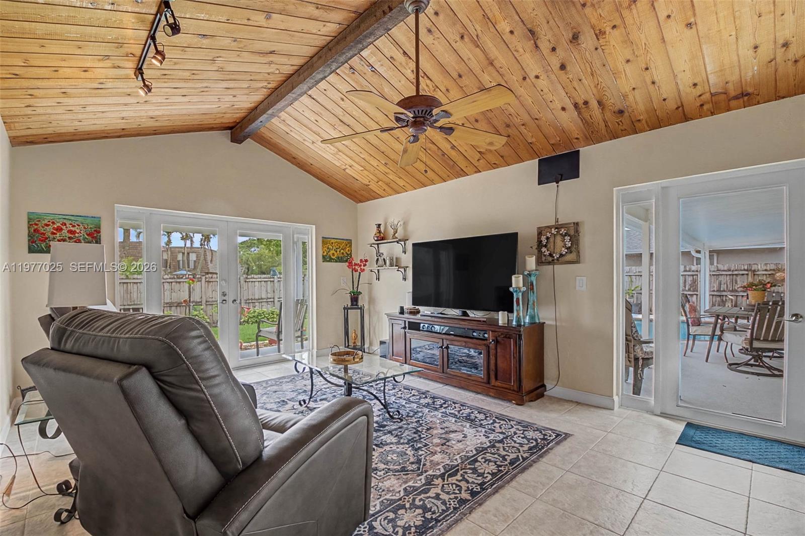 CRYSTAL HEIGHTS - Residential