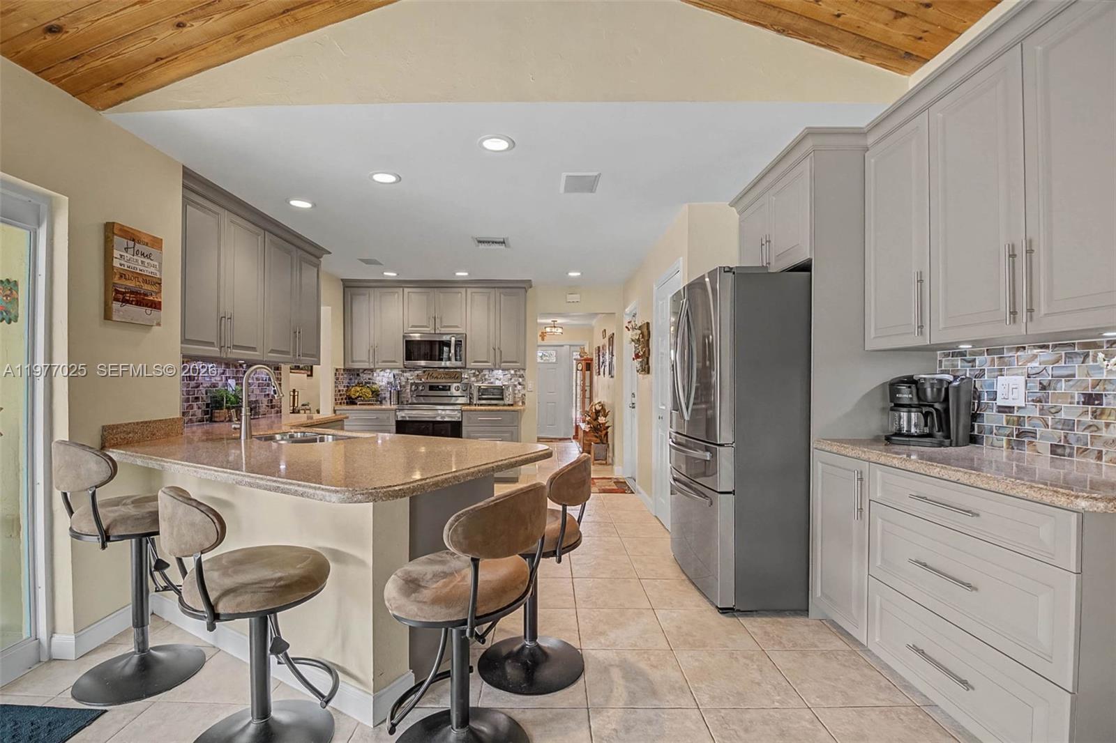 CRYSTAL HEIGHTS - Residential