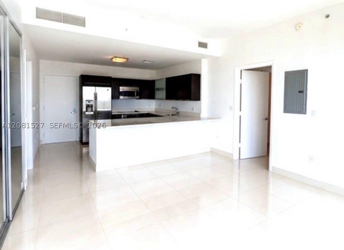 90 SW 3rd St PH08