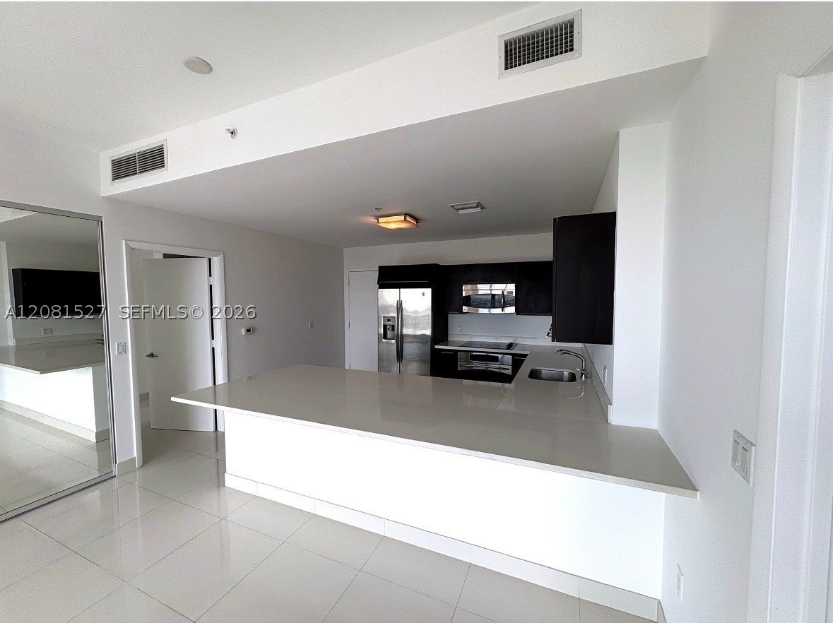 90 SW 3rd St PH08