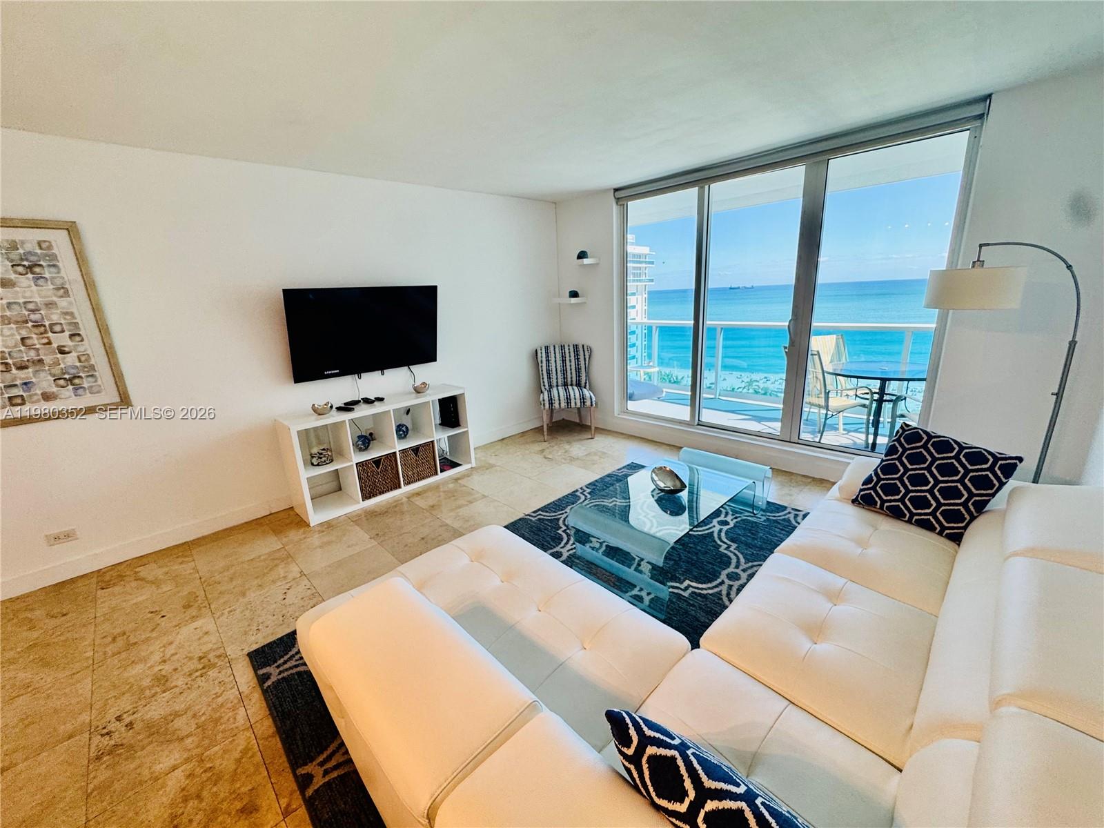 2301 Collins Ave 1525