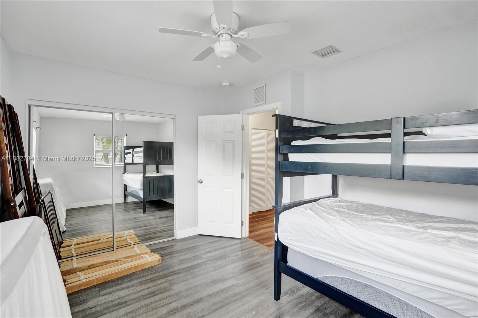 FLAMINGO PARK SEC - Residential