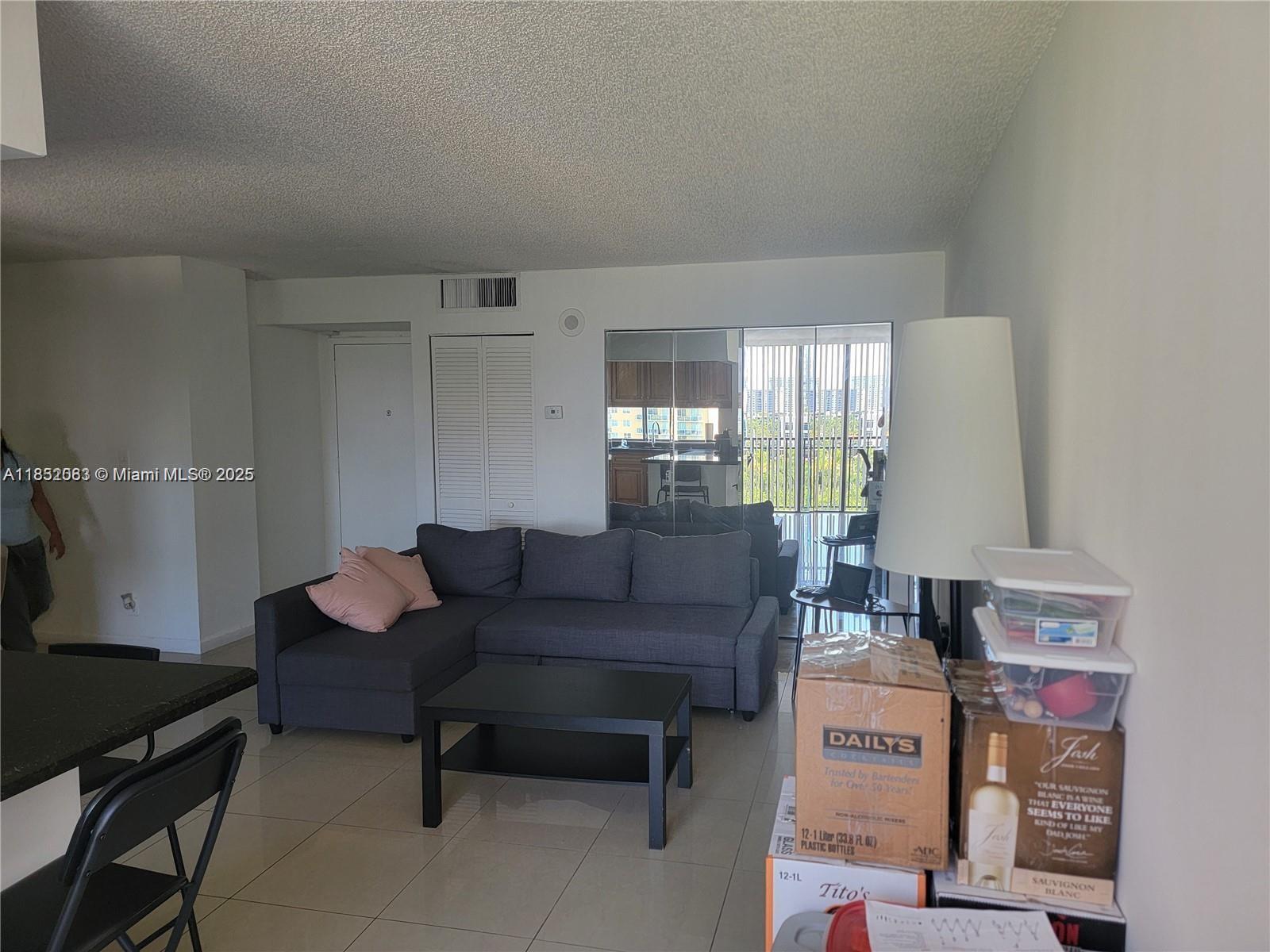 17021 N Bay Rd 1015