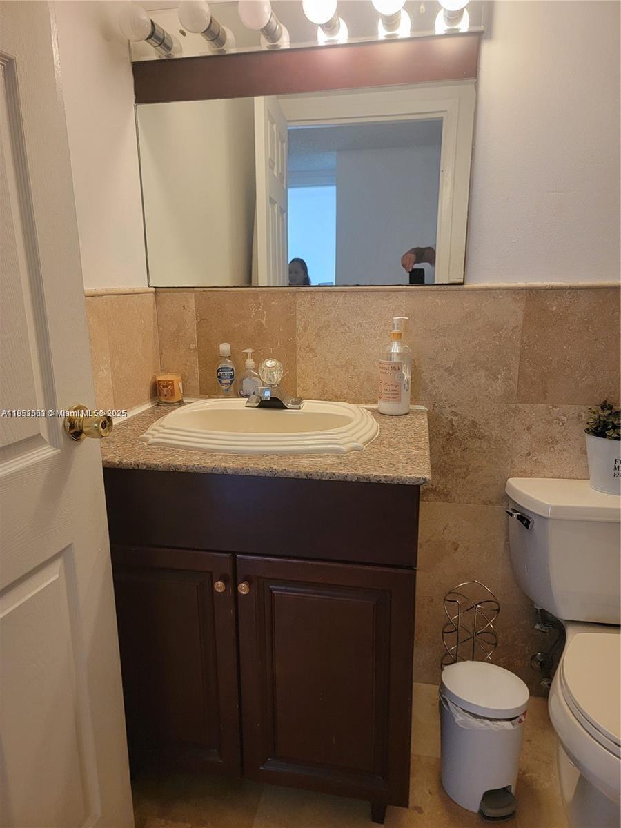 17021 N Bay Rd 1015