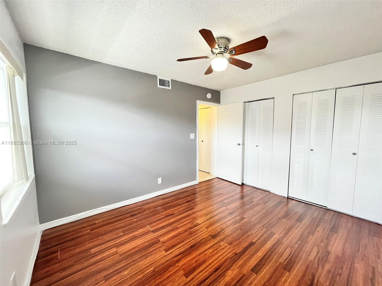 SANDS POINT CONDOMINIUM I - Residential Lease