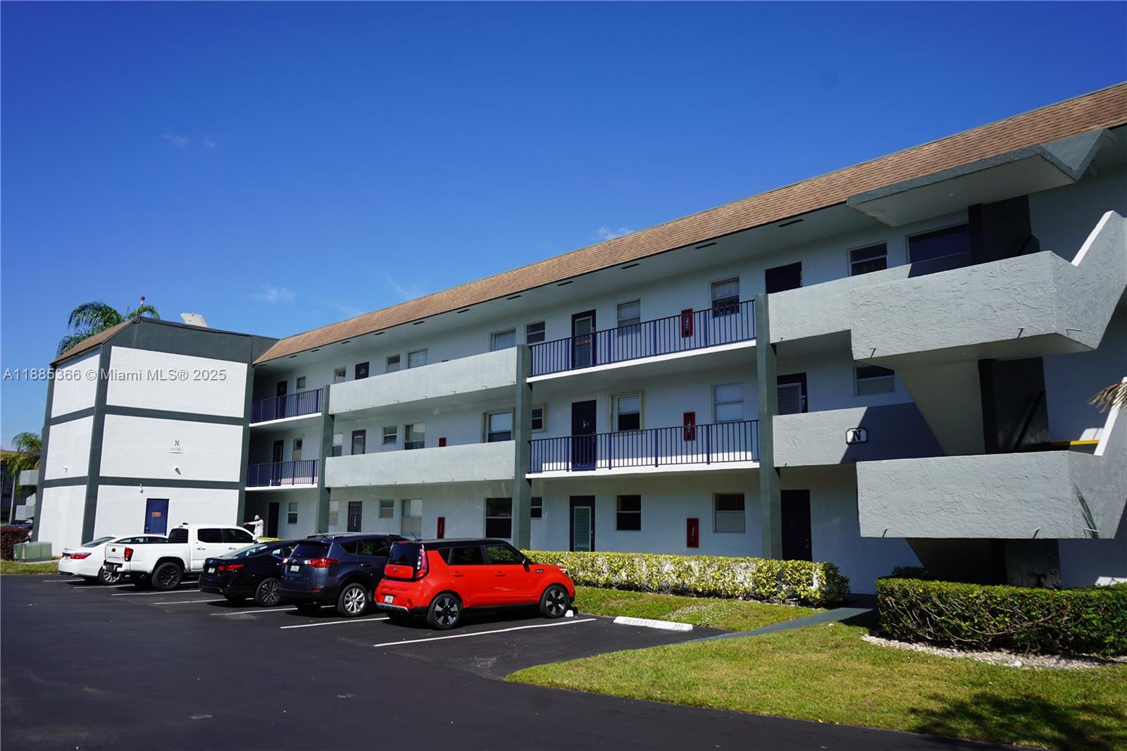 SANDS POINT CONDOMINIUM I - Residential Lease