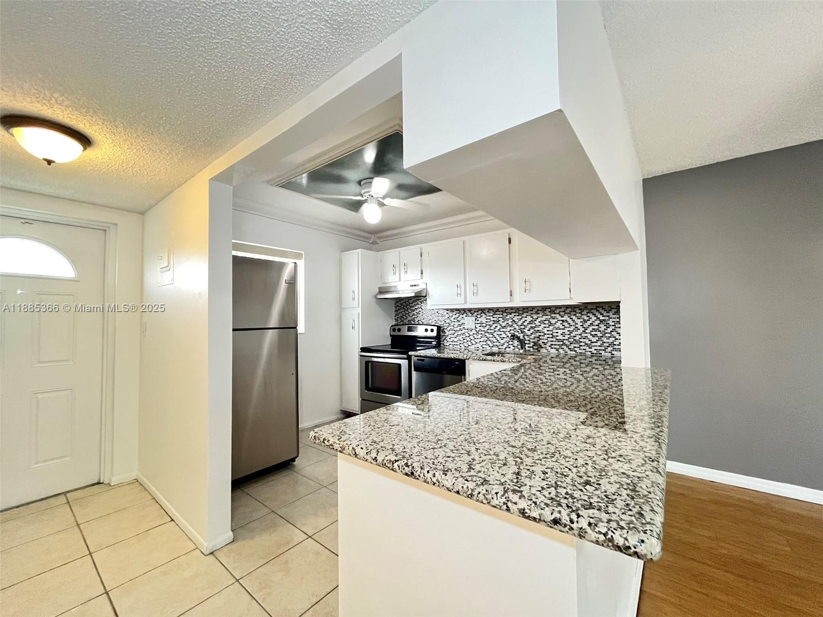 SANDS POINT CONDOMINIUM I - Residential Lease