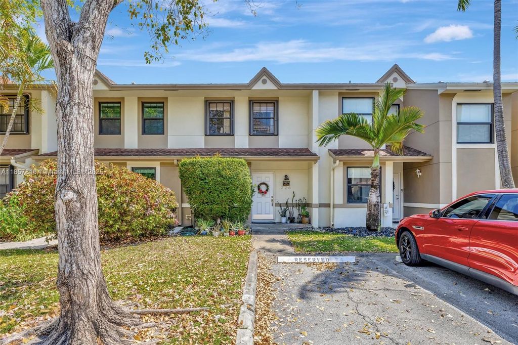 Photo of 226 City View Drive, Fort Lauderdale, FL 33311 (MLS # A11857810)