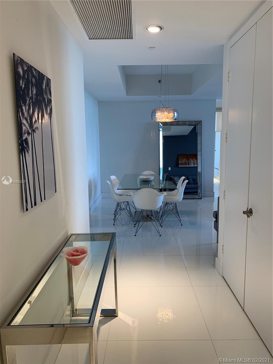 AMAZIN 2 BEDROM 2 BATH AT TRUMP TOWER- STAINLESS STEEL APPLIANCES-ALL FURNISHED-GREAT AMENITIES-SYM ,SPA, RESTAURANT AT SECOND TOWER-BEACH SERVICES-UNIT AVAILABLE NOW/minimun rent 6 months