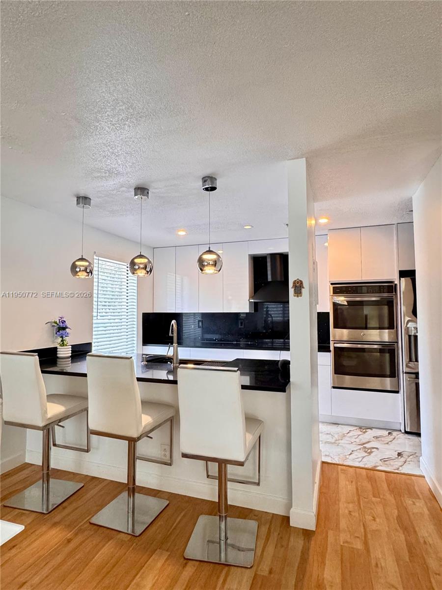 WOODLAKE VILLAGE TOWNHOME - Residential