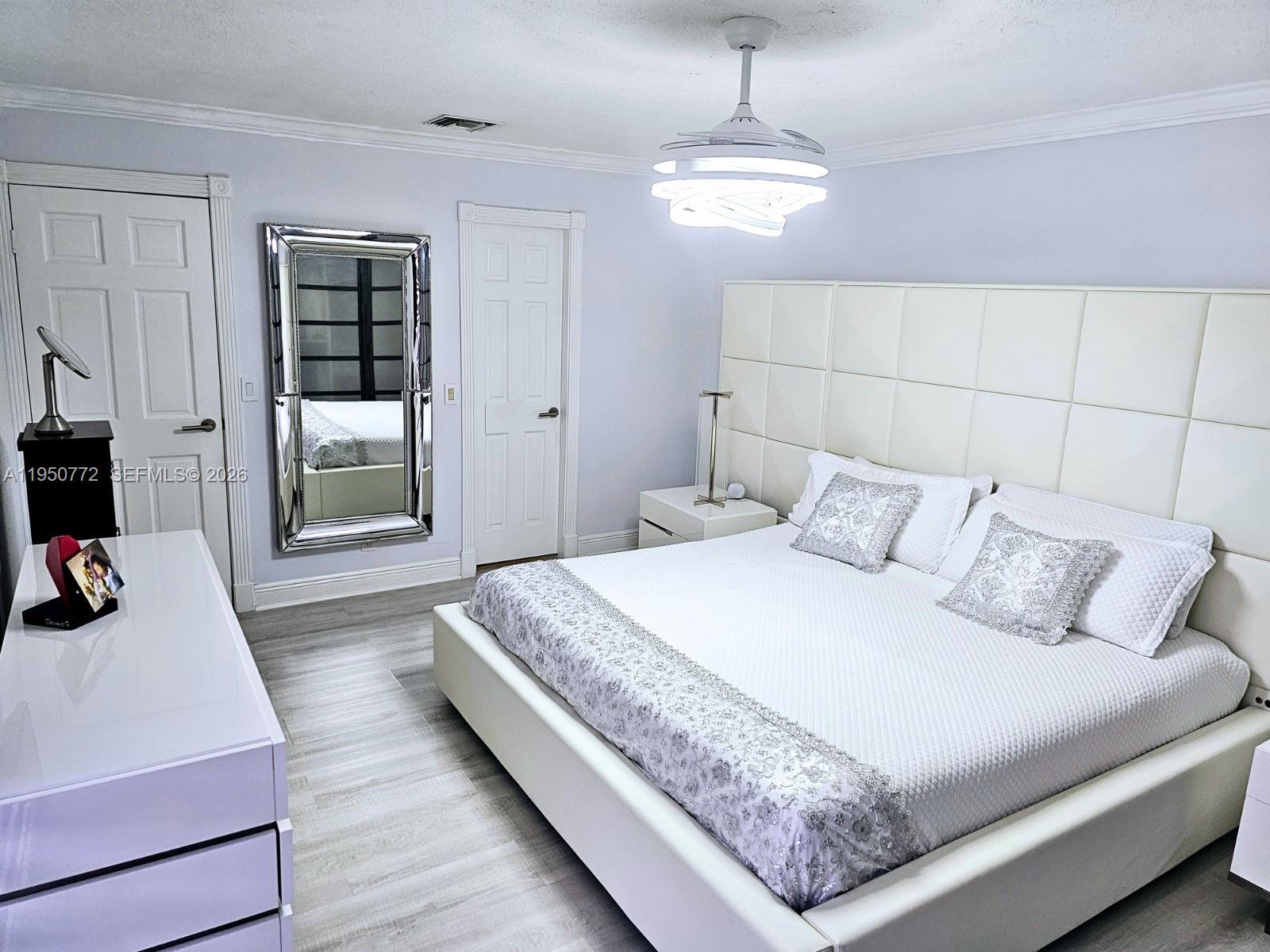 WOODLAKE VILLAGE TOWNHOME - Residential