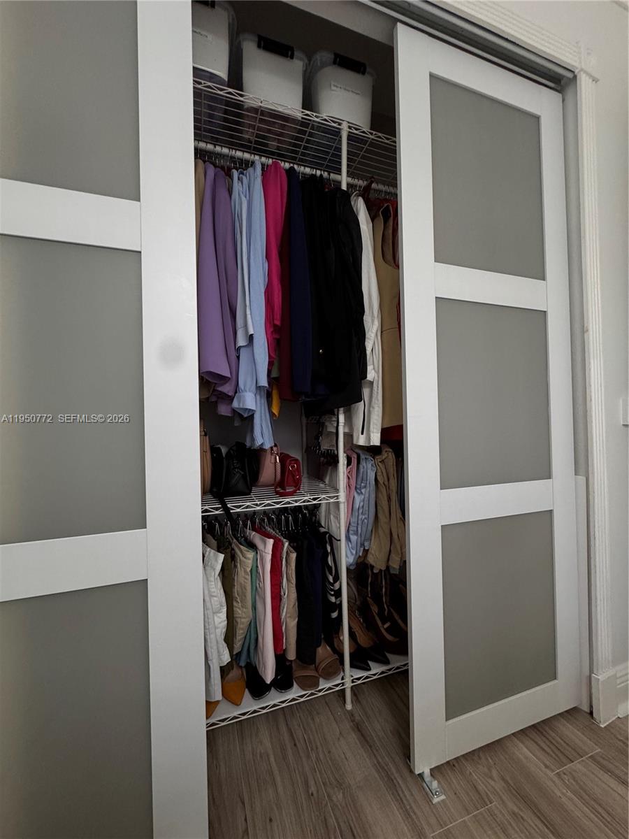 WOODLAKE VILLAGE TOWNHOME - Residential