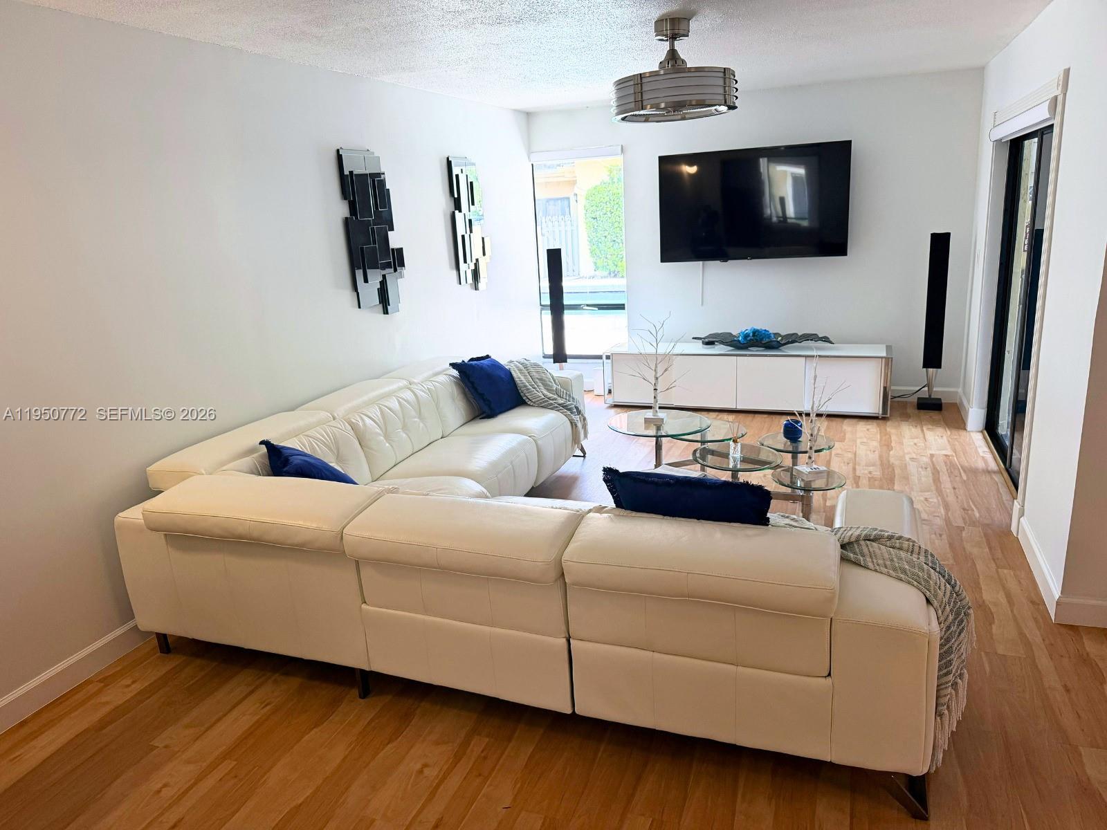 WOODLAKE VILLAGE TOWNHOME - Residential