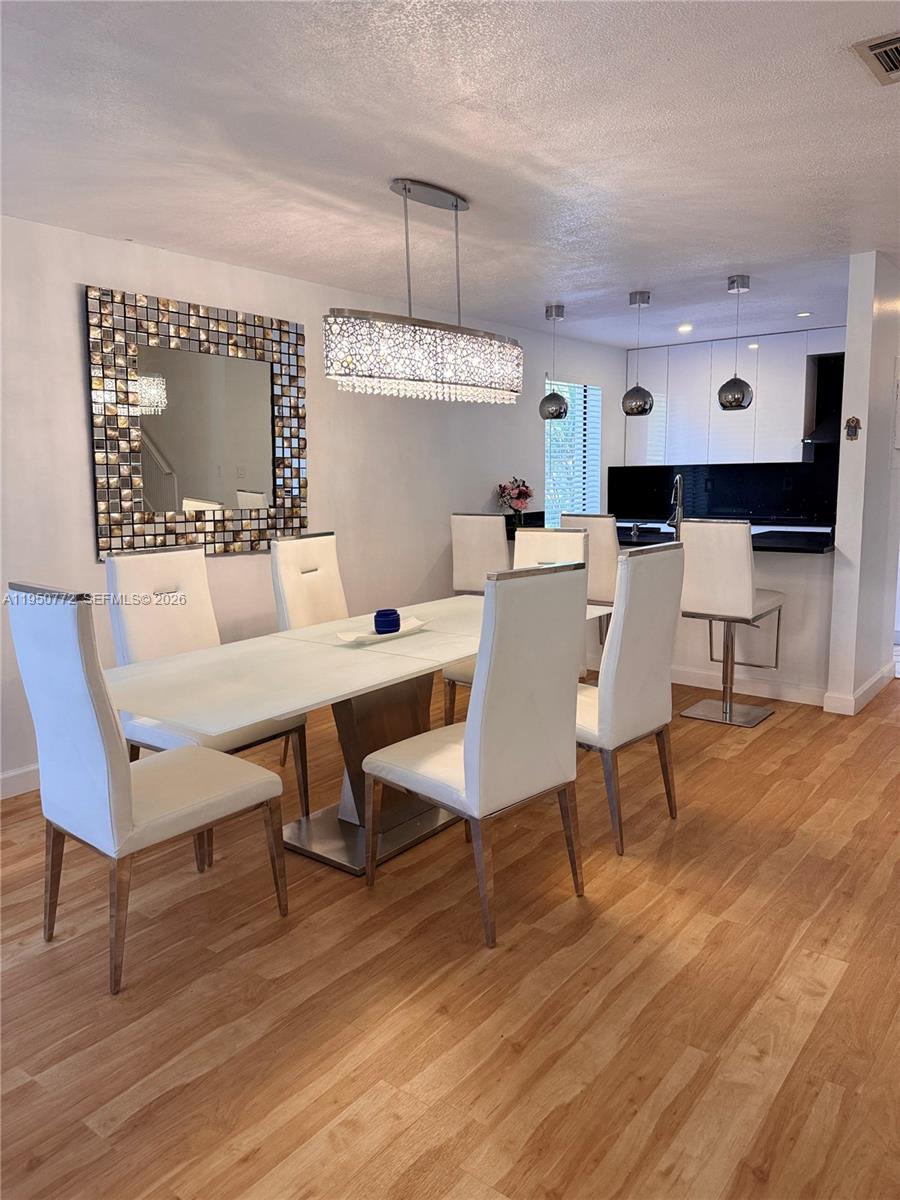 WOODLAKE VILLAGE TOWNHOME - Residential