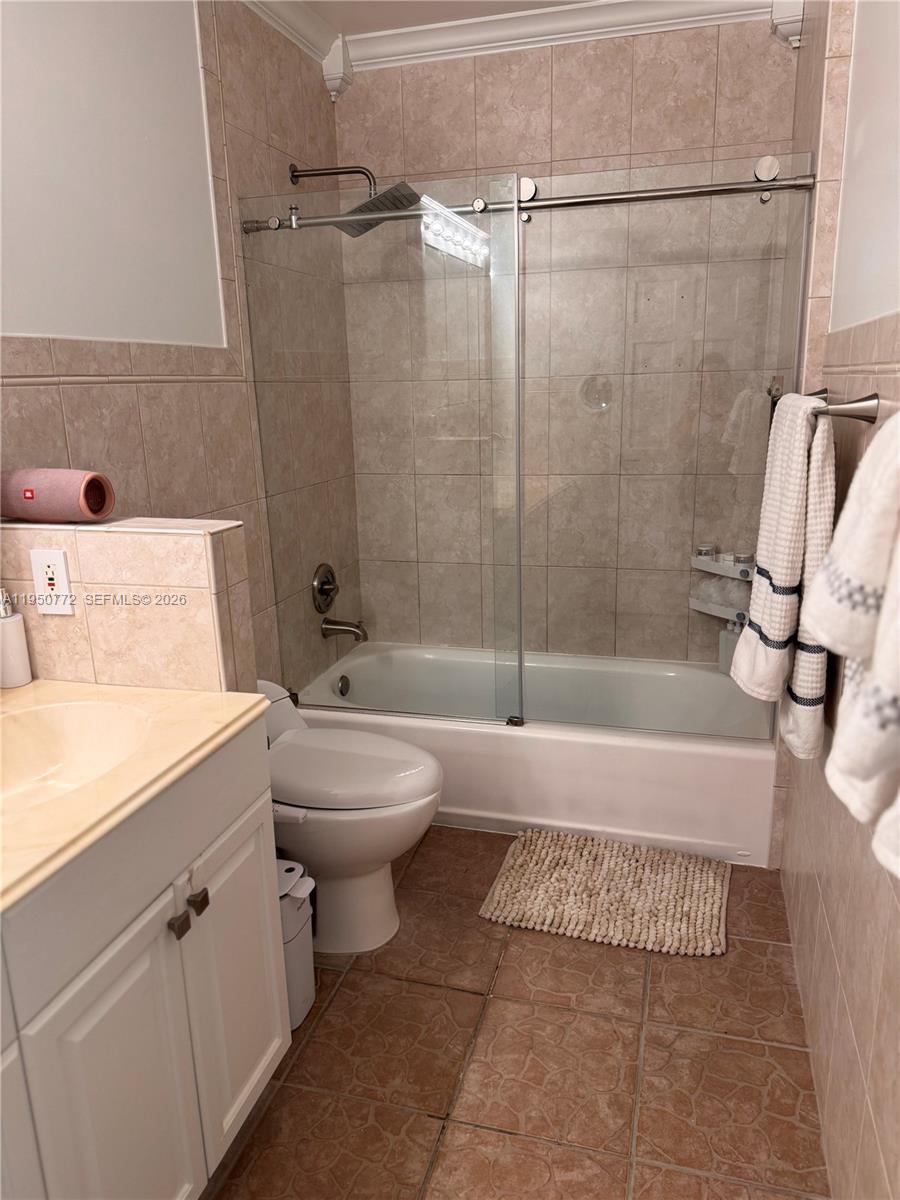 WOODLAKE VILLAGE TOWNHOME - Residential