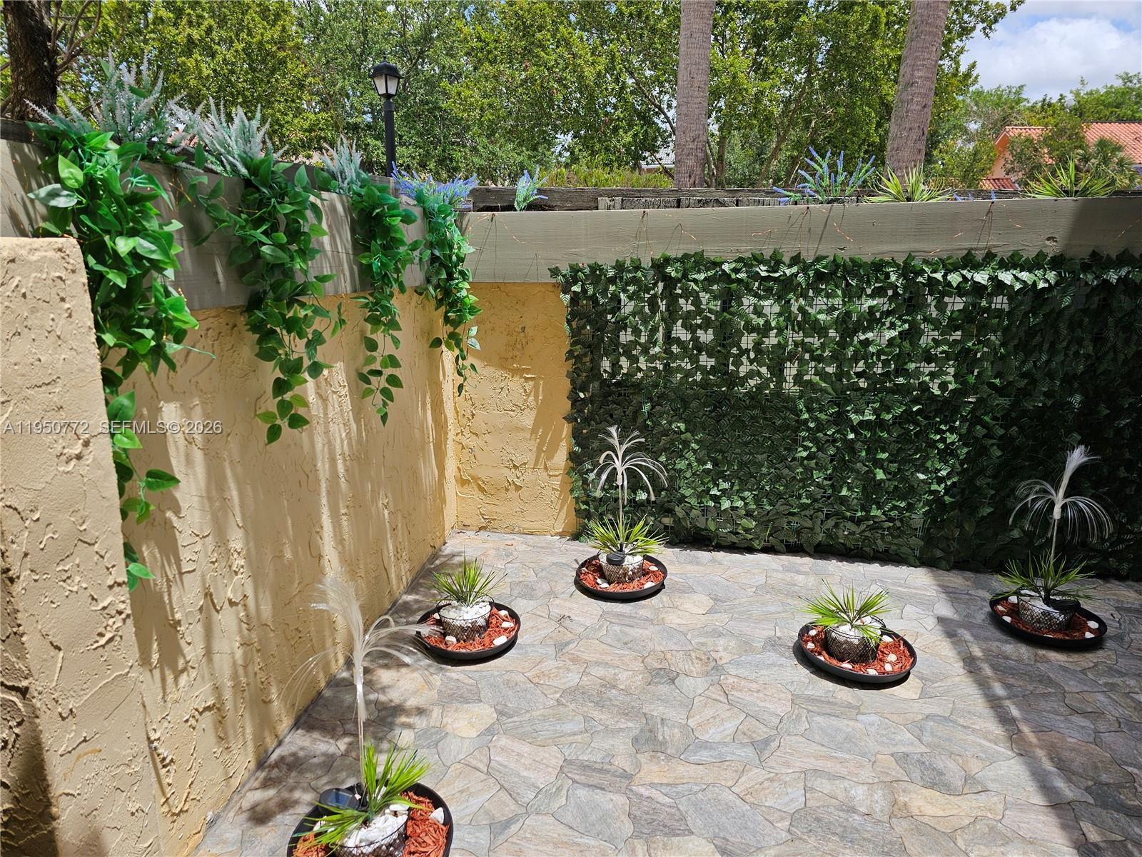 WOODLAKE VILLAGE TOWNHOME - Residential