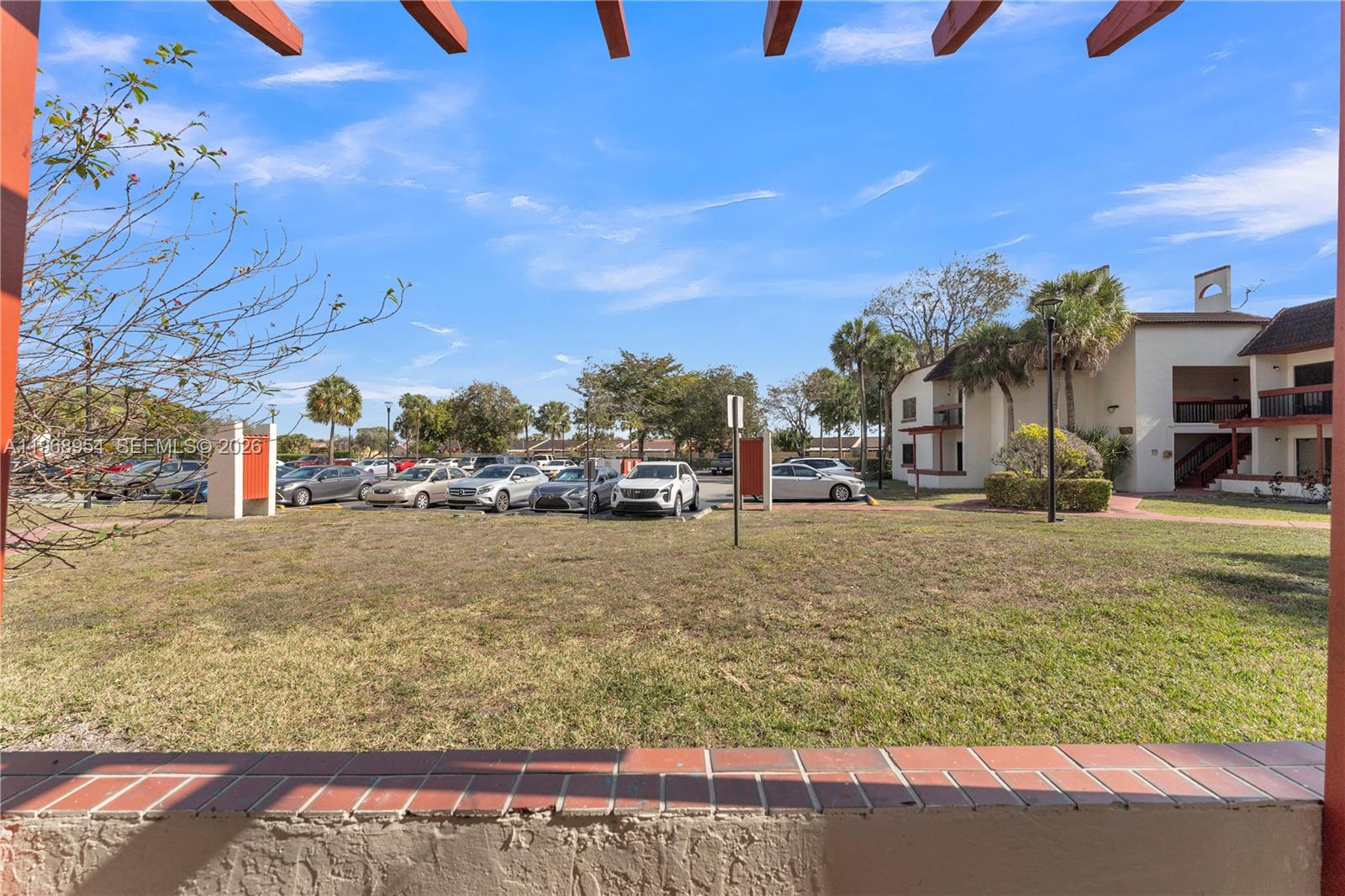 LAGO DEL REY CONDO #1 - Residential