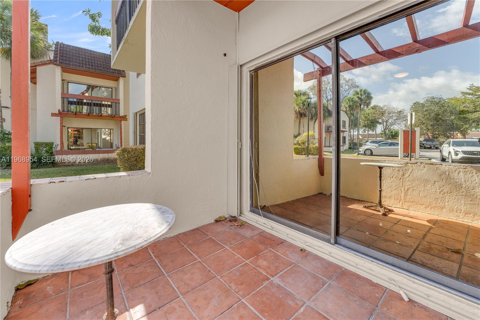 LAGO DEL REY CONDO #1 - Residential