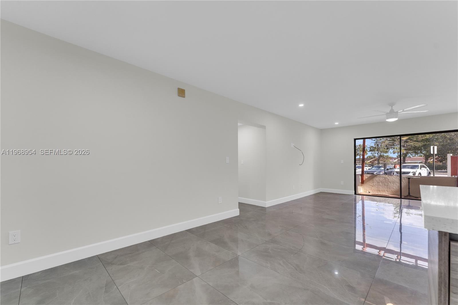 LAGO DEL REY CONDO #1 - Residential