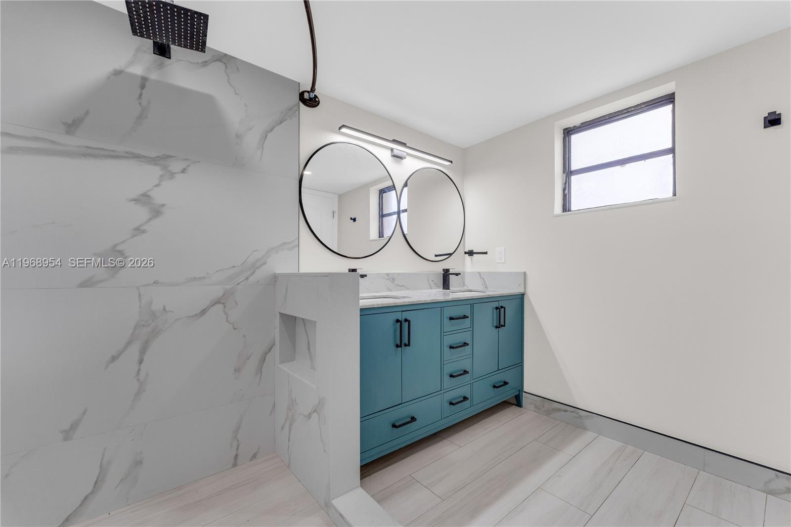 LAGO DEL REY CONDO #1 - Residential