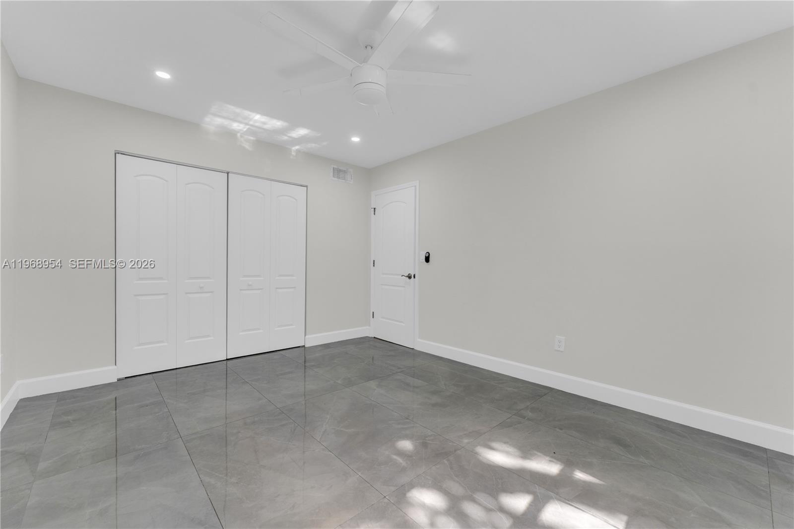 LAGO DEL REY CONDO #1 - Residential