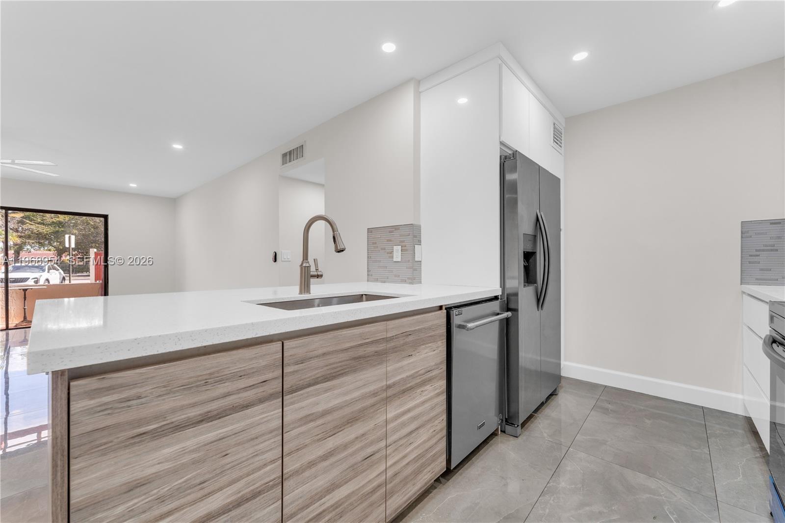 LAGO DEL REY CONDO #1 - Residential