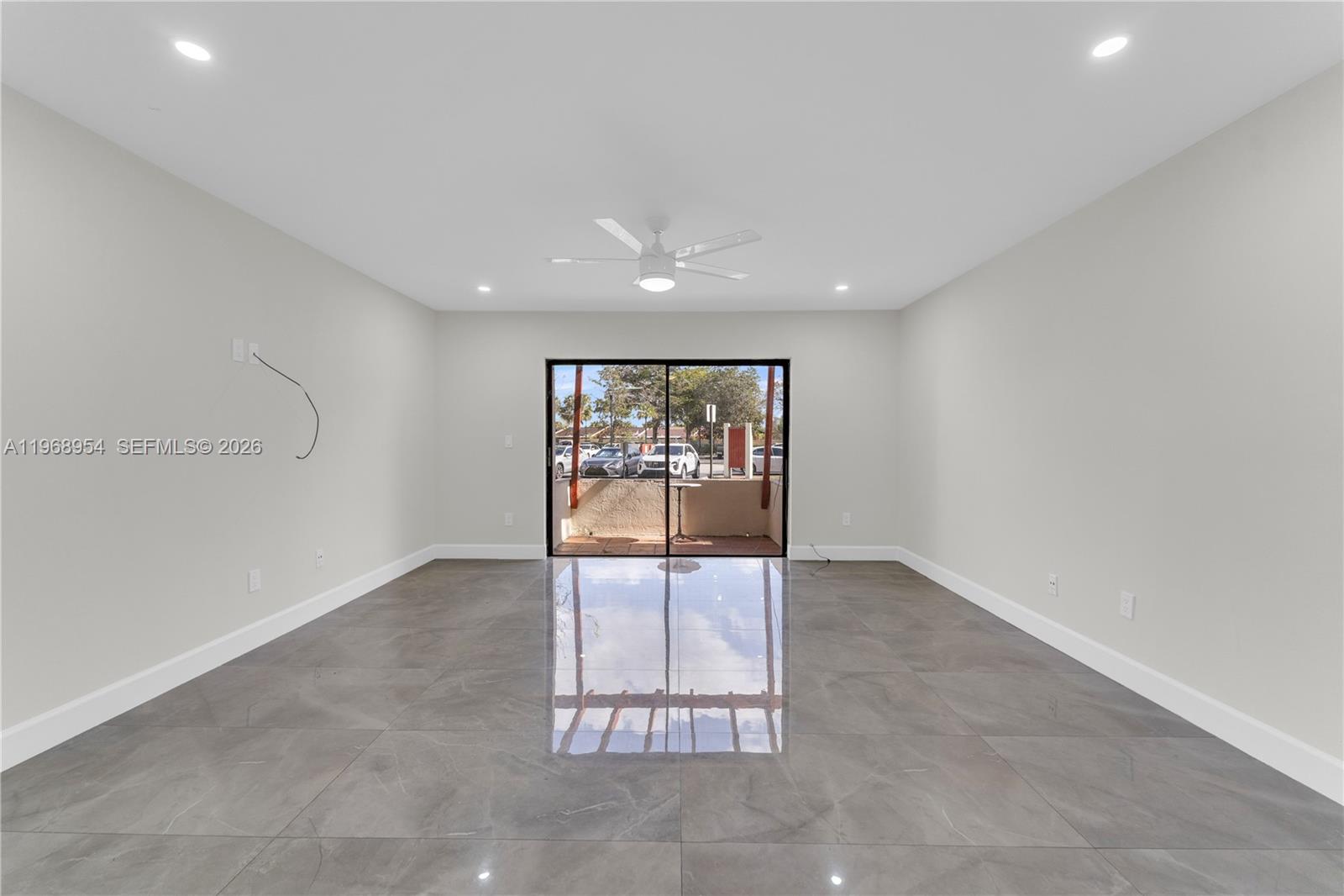 LAGO DEL REY CONDO #1 - Residential