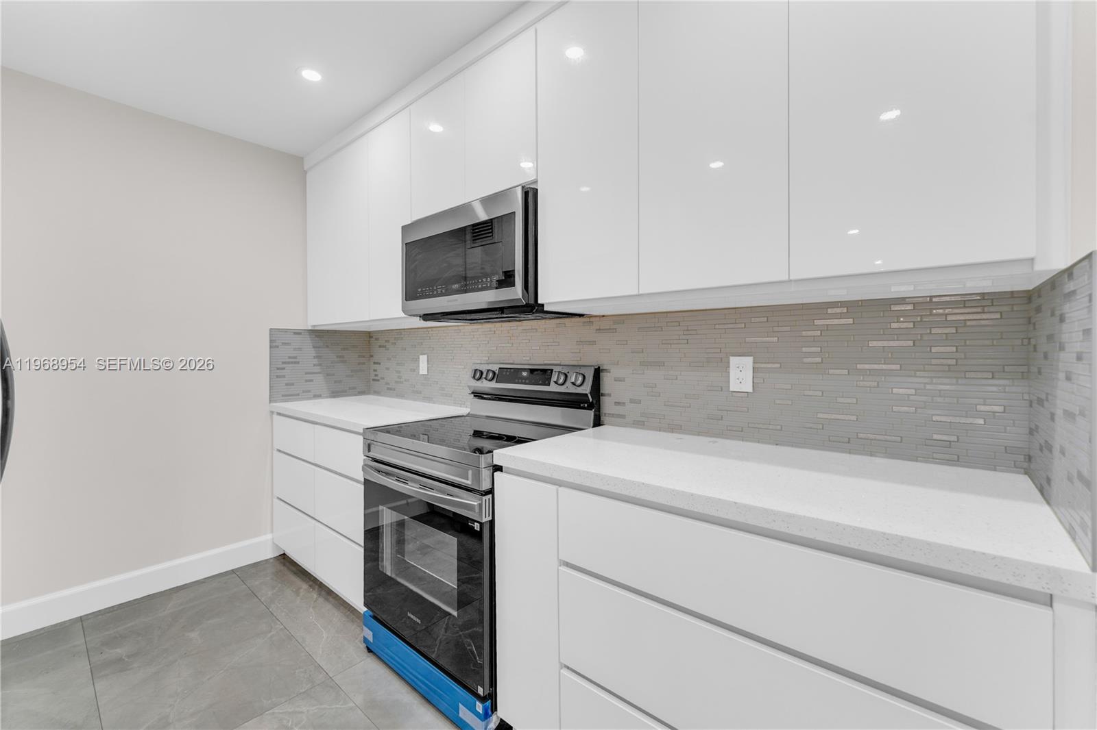 LAGO DEL REY CONDO #1 - Residential