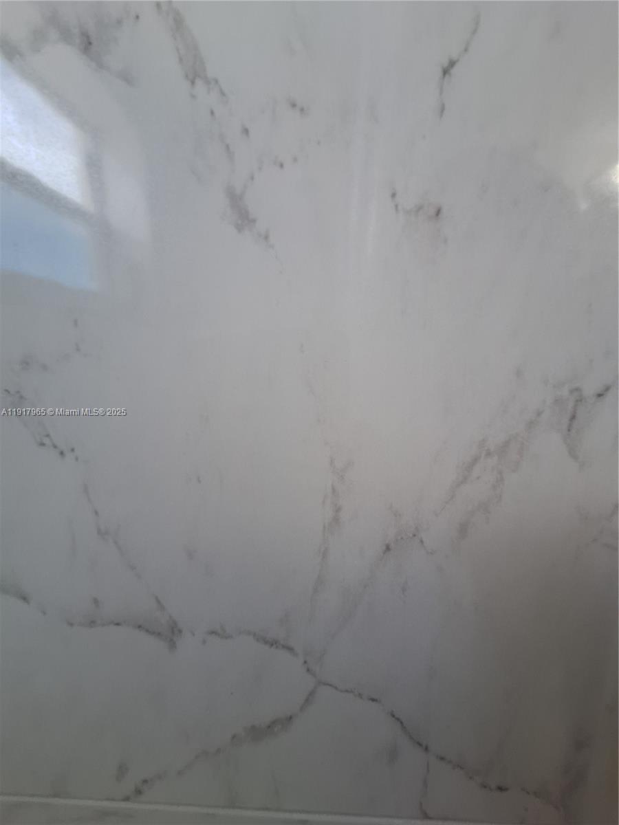 MEADOWBROOK LAKES CONDO - Residential