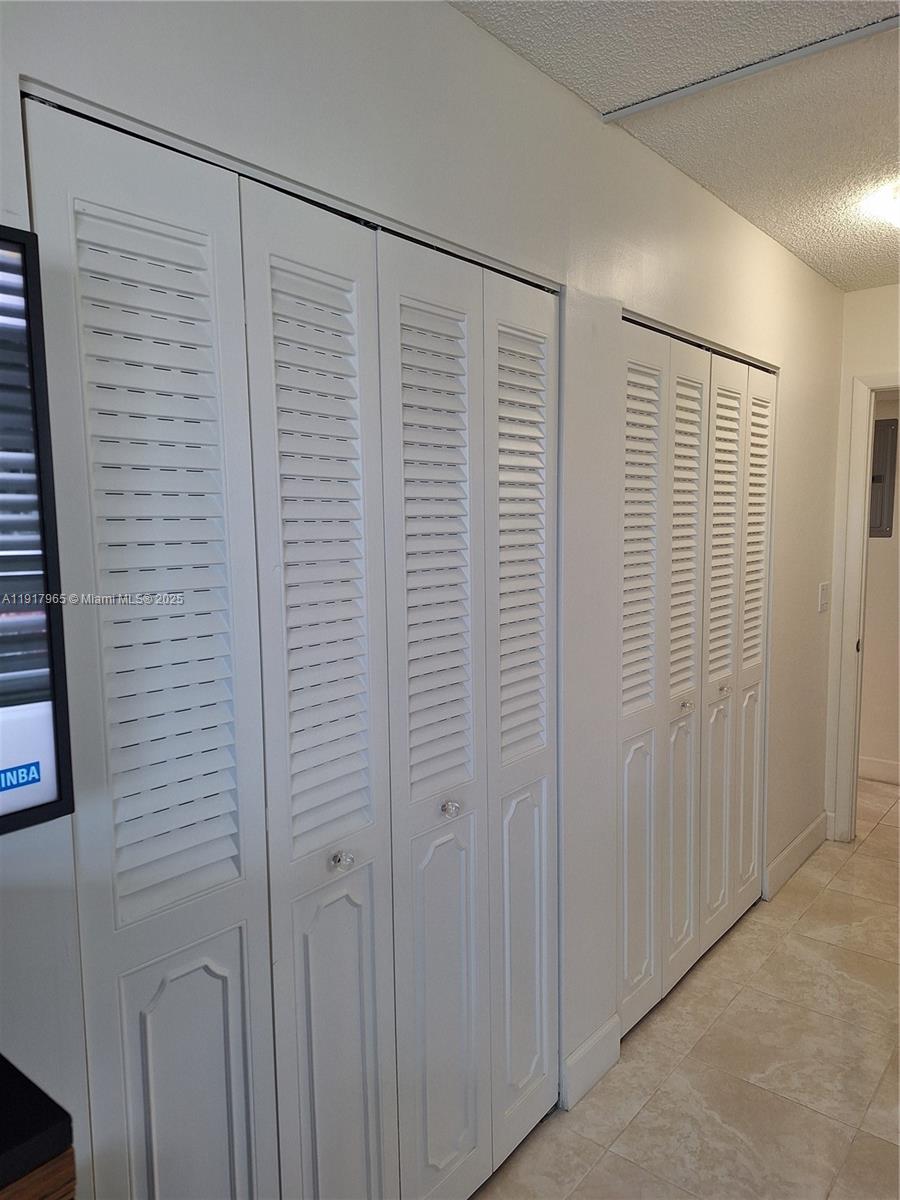 MEADOWBROOK LAKES CONDO - Residential