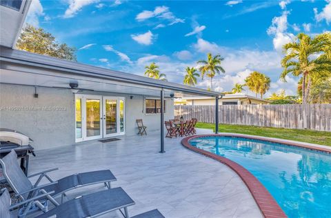 Single Family Residence in Fort Lauderdale FL 6600 20th Way.jpg