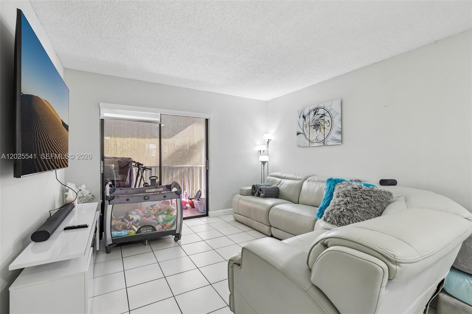 VILLAMORE CONDO - Residential