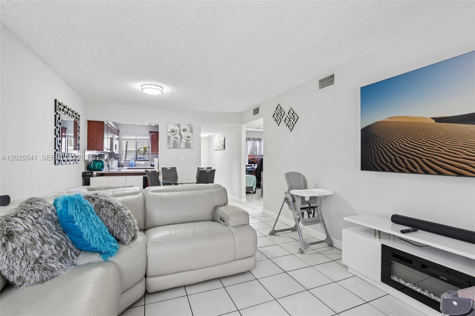 VILLAMORE CONDO - Residential