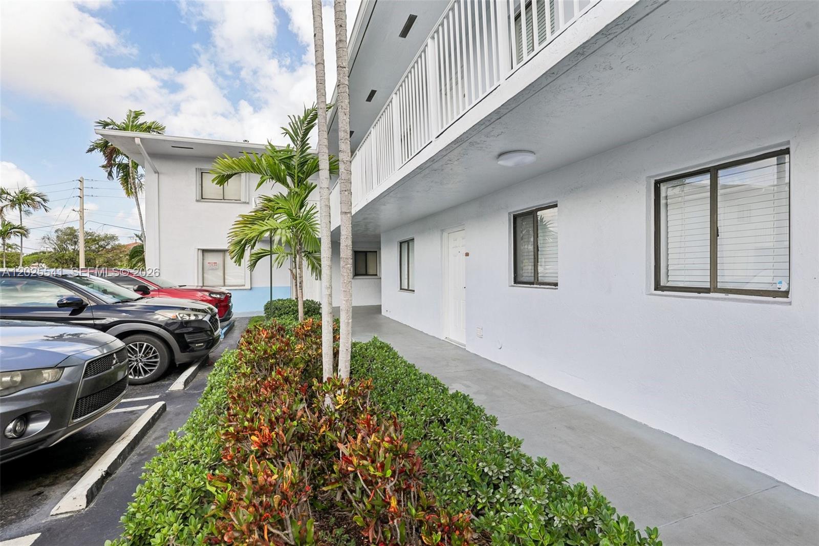 VILLAMORE CONDO - Residential