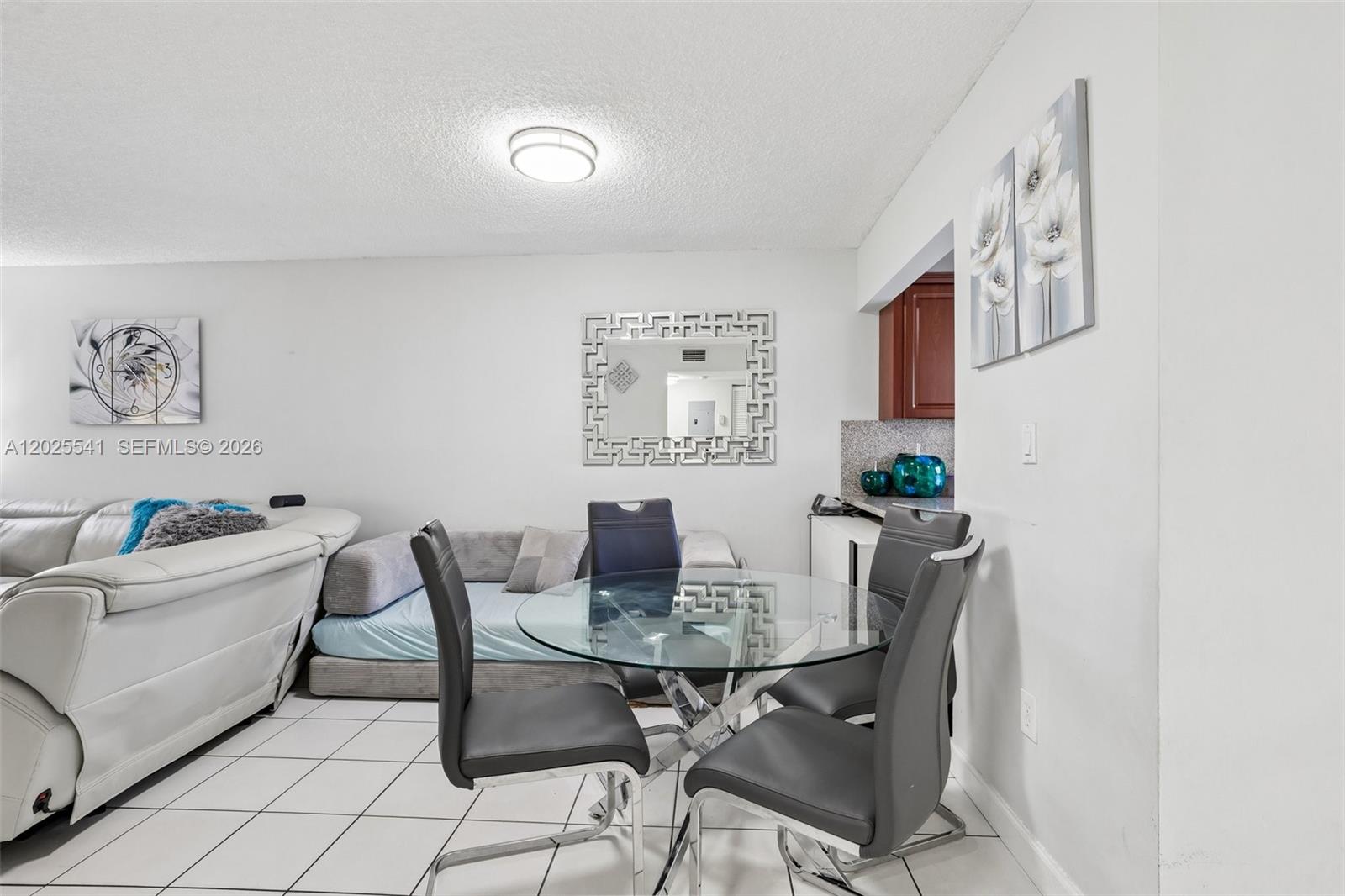 VILLAMORE CONDO - Residential