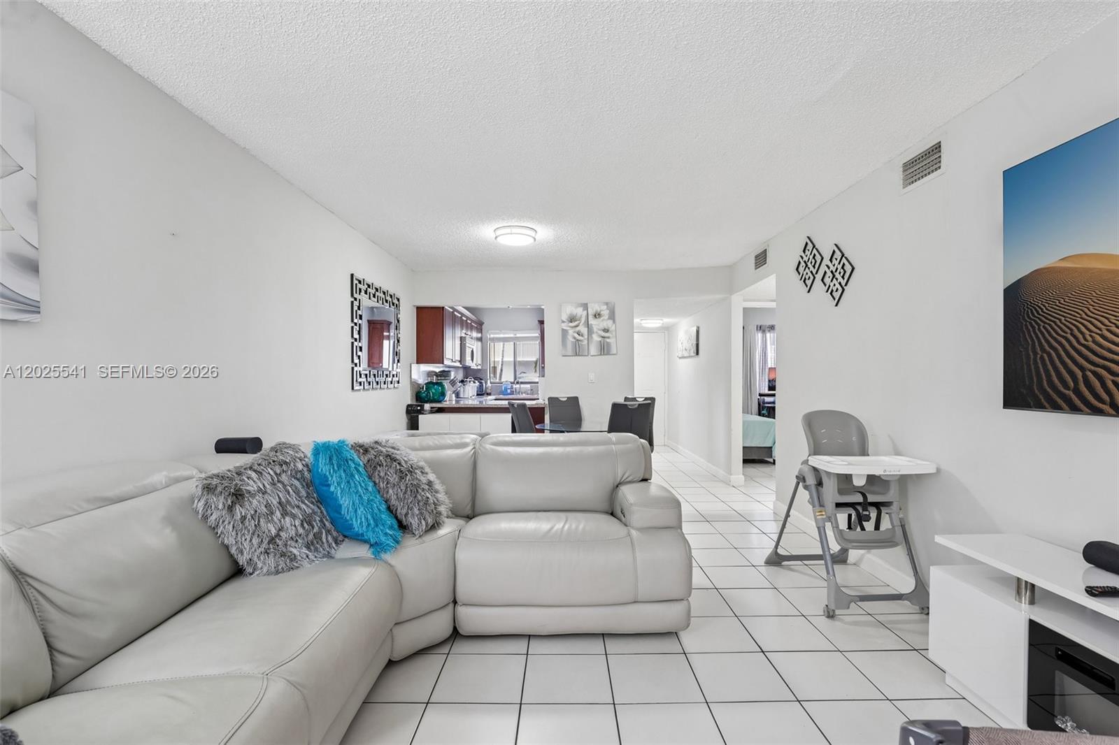 VILLAMORE CONDO - Residential